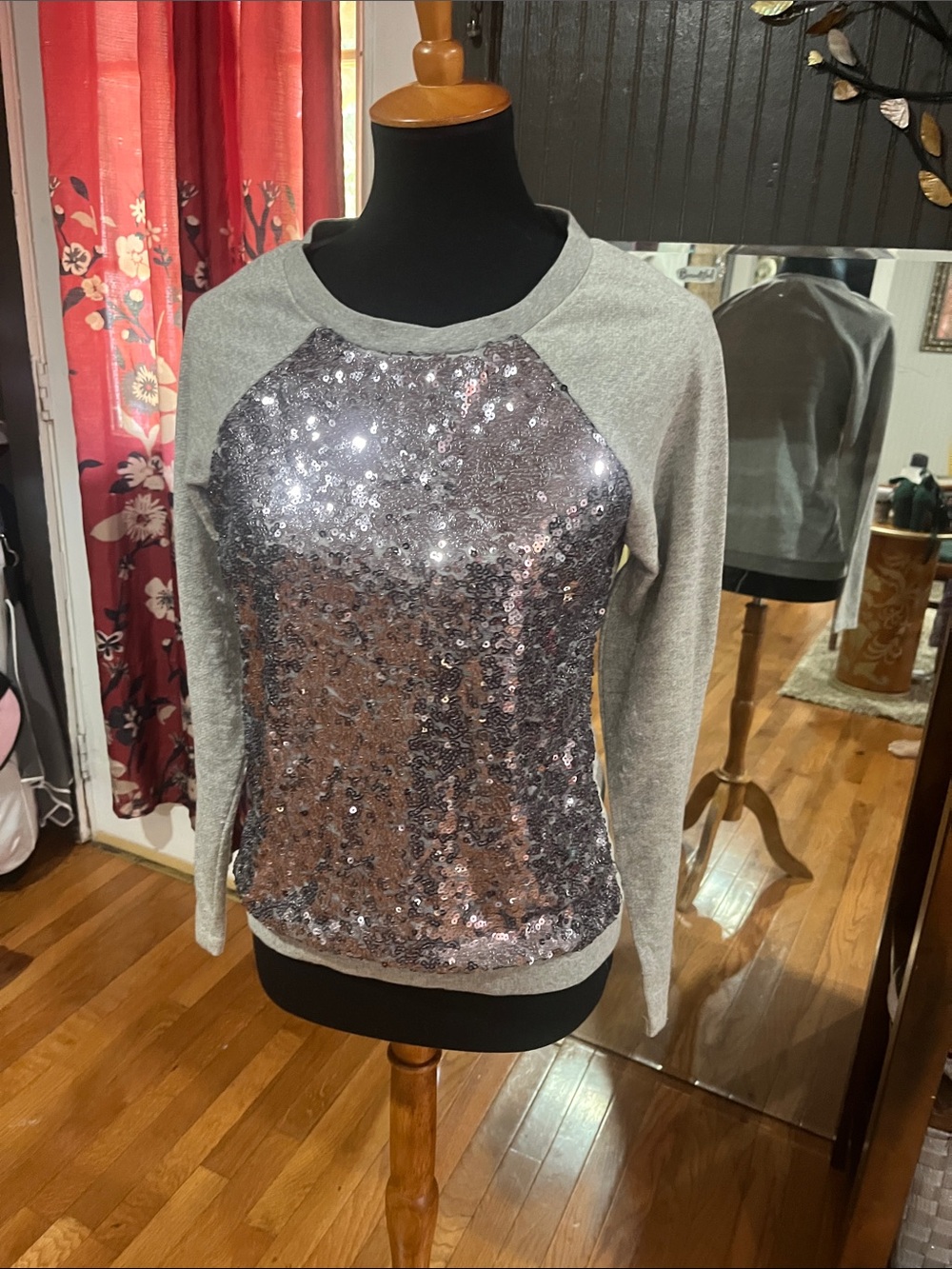 Rue21 Silver Sequin Raglan Sweatshirt - Gray/Silver